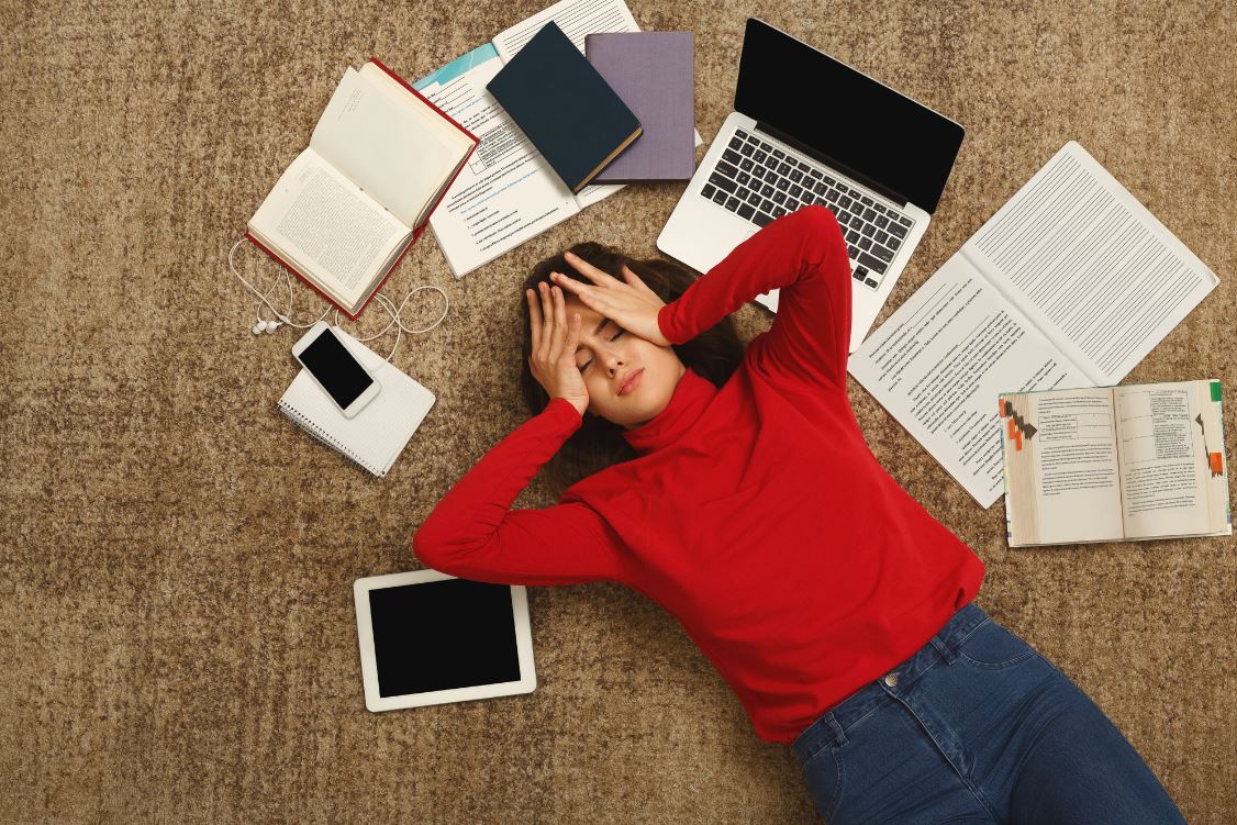 Adolescent stressé et anxieux face aux examens